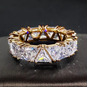 Huitan треугольные кольца CZ Promise для женщин Роскошные модные обручальные кольца Аксессуары Помолвка Вечеринка Горячая Мода Женские Ювелирные Изделия